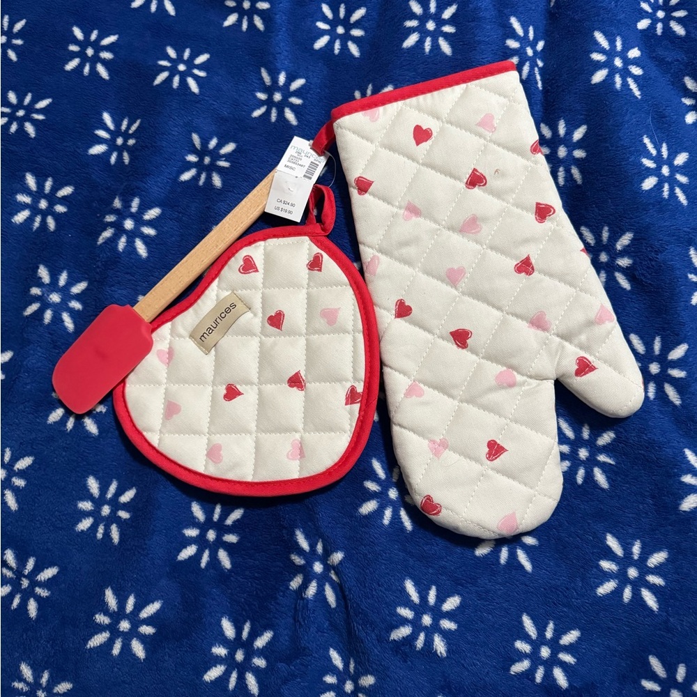 Maurices Valentine’s Day  includes 2 potholders, and spatula